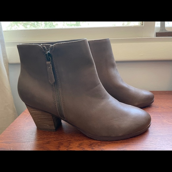 Crown Vintage Leather Ankle Boot